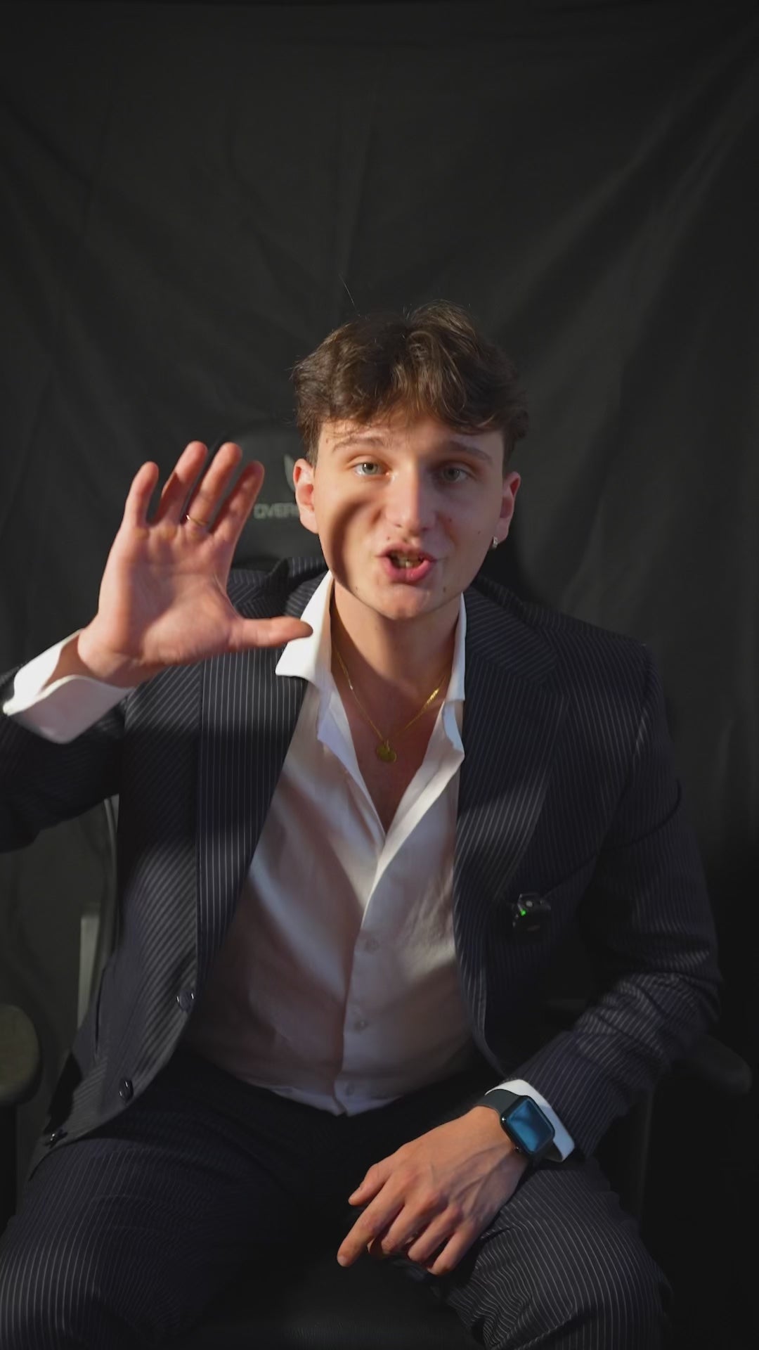 Carica il video: 