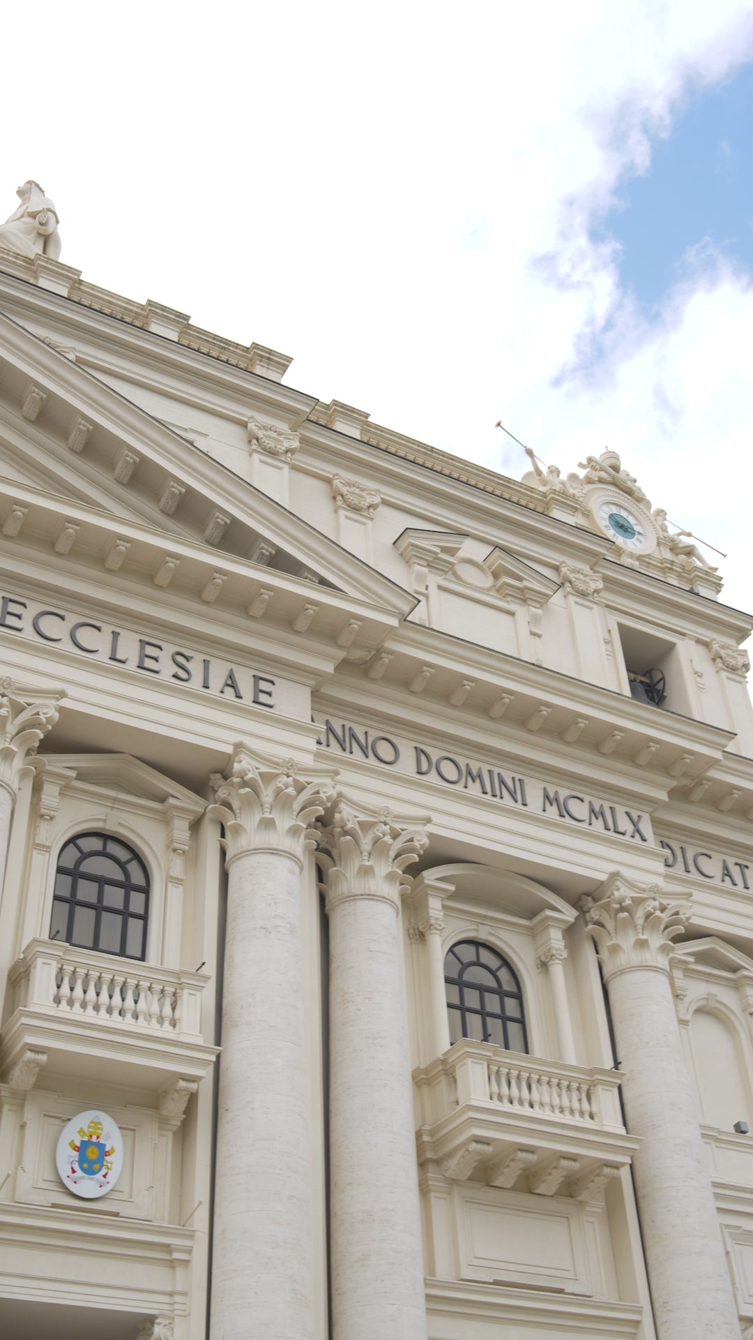 Carica il video: 