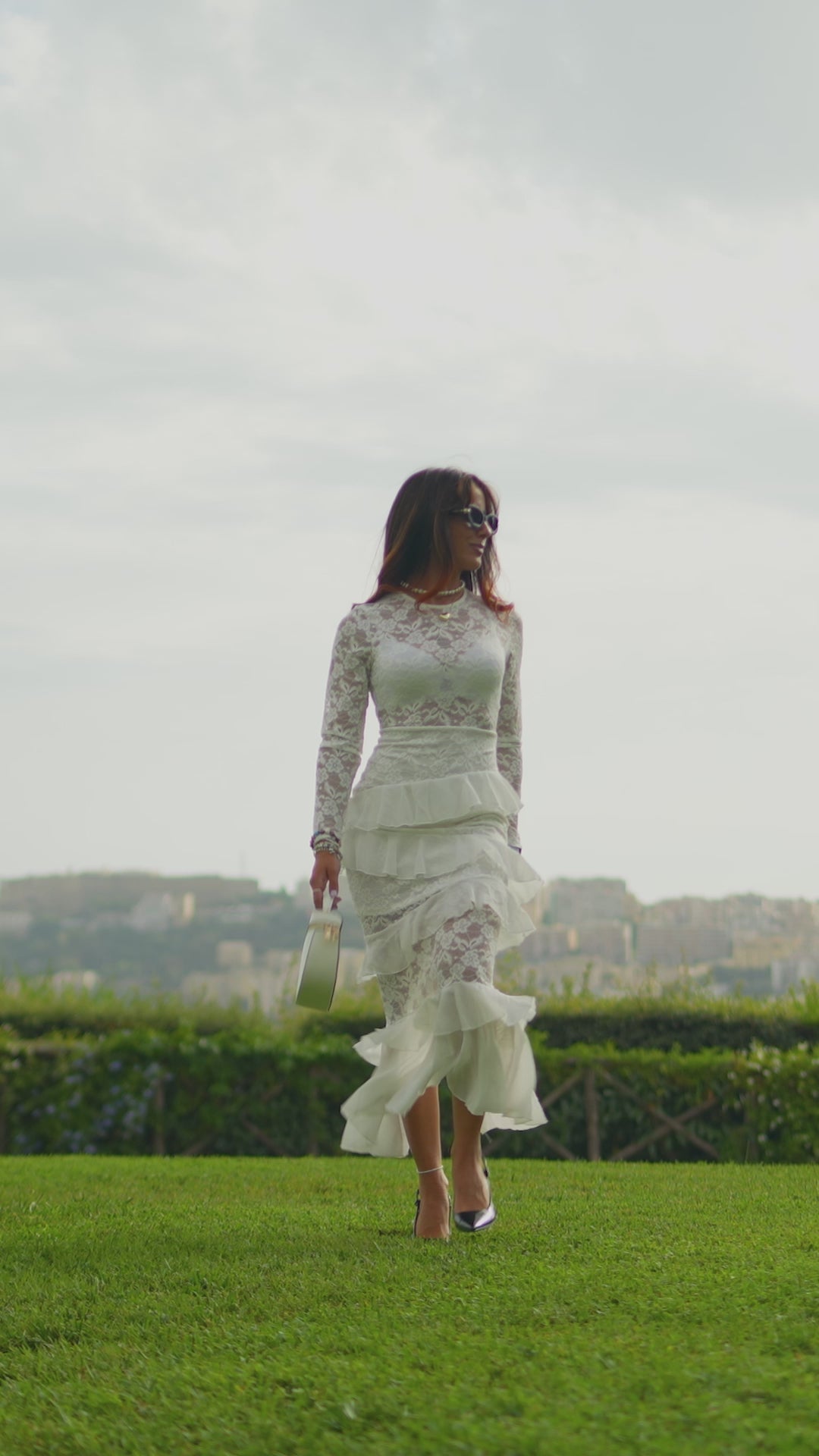 Carica il video: 